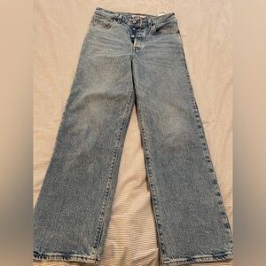 Levi’s Ribcage Straight jeans size 28 x 27 in good used condition - small scuff